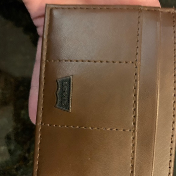 Levi’s Mens Small Magnetic Wallet, Brown, Brown Not Tan, NWOT, Never Used - Picture 7 of 11
